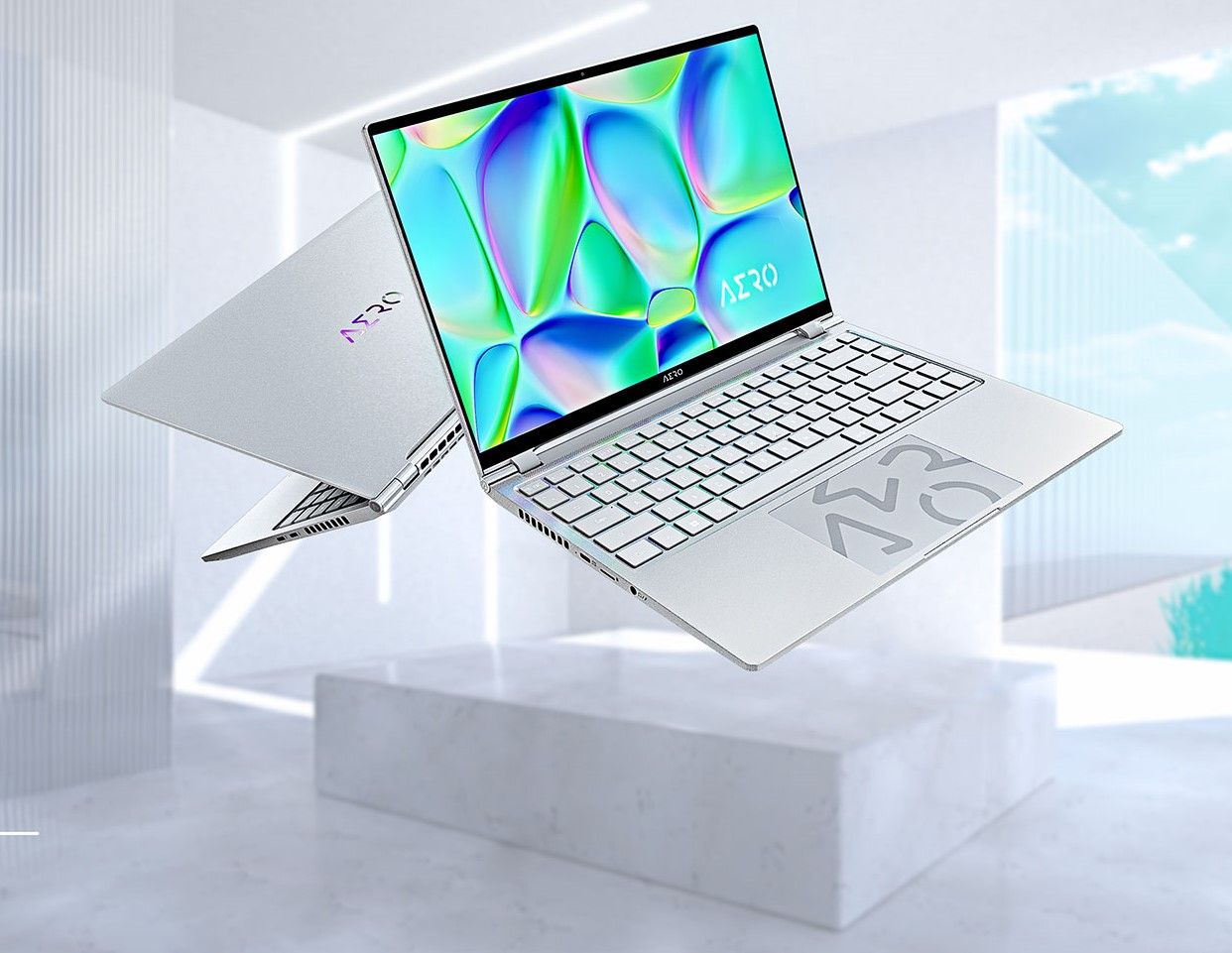 GIGABYTE AERO 14 OLED BMF-72USBB4SH RTX 4050 Professional Notebook